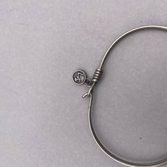 L+S Faceted Blue Beads Wire Bangle Bracelet Silver Tone Hook Closure - Picture 3 of 7